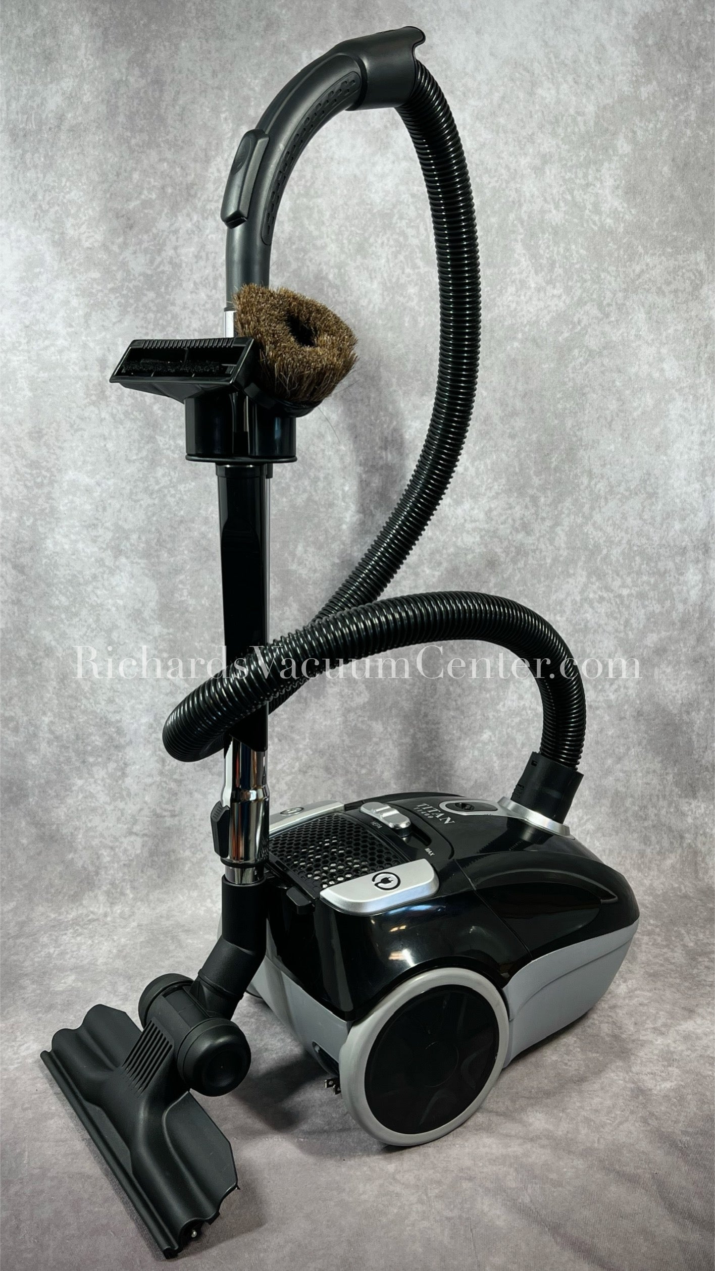 Canister vacuum from Titan 